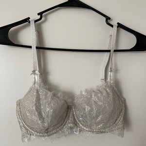 Victoria’s Secret unlined push-up lace bra